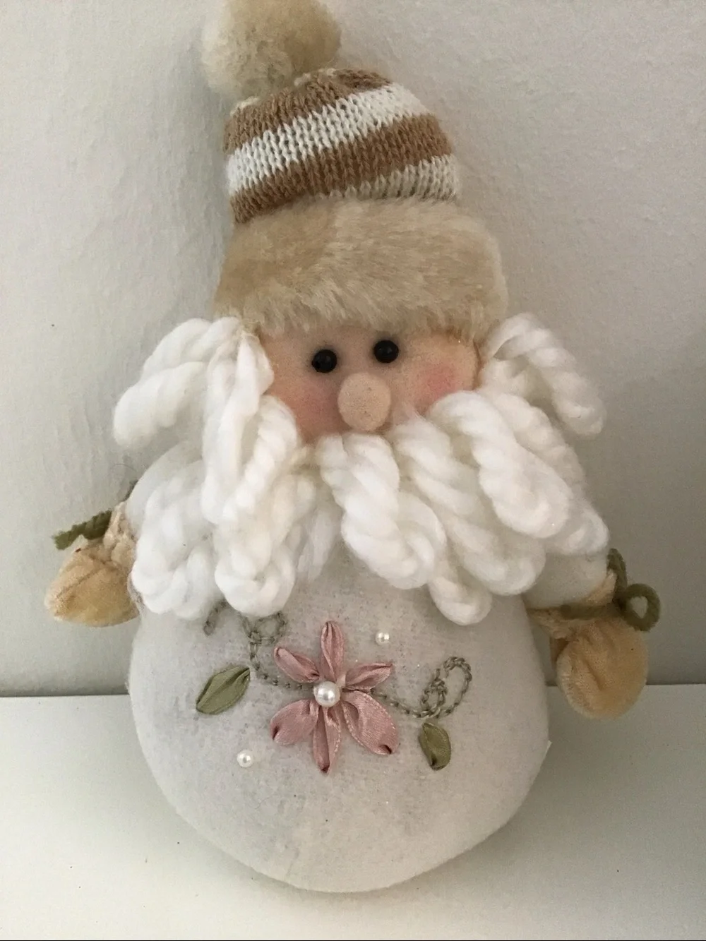 Sweet Lot of Christmas decorations, Bath & body works candle, Santa plush + more